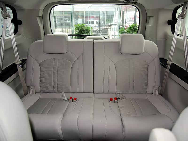 上汽大通 上汽大通g10 2015款 2.0t 自动纪念版