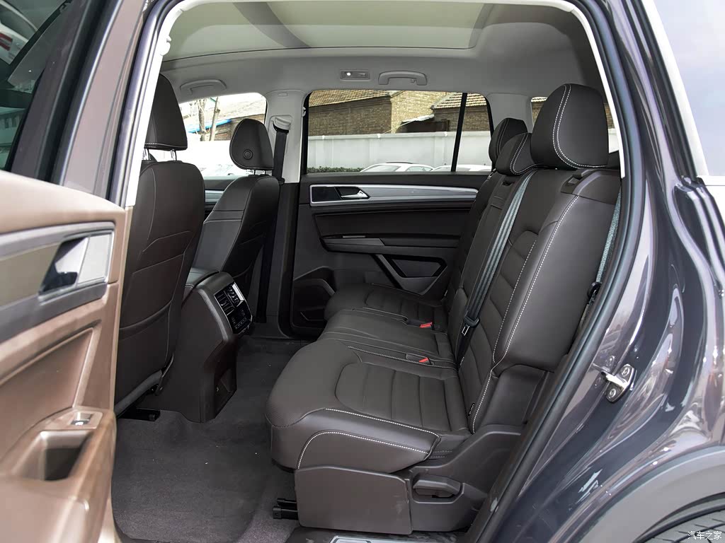 2017款 330tsi 两驱豪华版