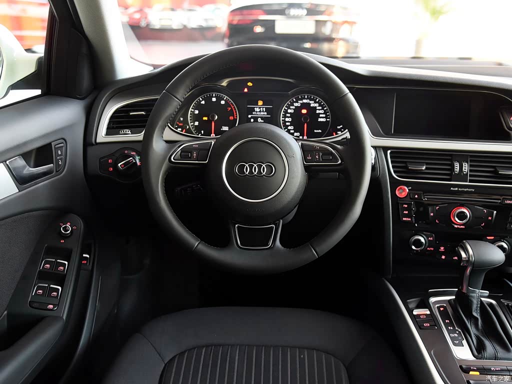 一汽-大众奥迪 奥迪a4l 2016款 35 tfsi 典藏版 自动标准型