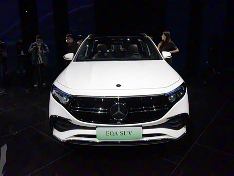 2022�� EQA 300 4MATIC �׷��ر��