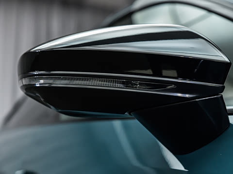 2022�� 55 TFSI quattro S-line edition one���а�