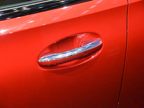 2022�� C 260 L �ҹ�˶���