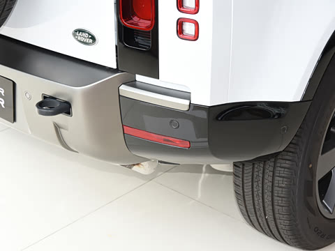 2022�� 110 P400 X-DYNAMIC HSE