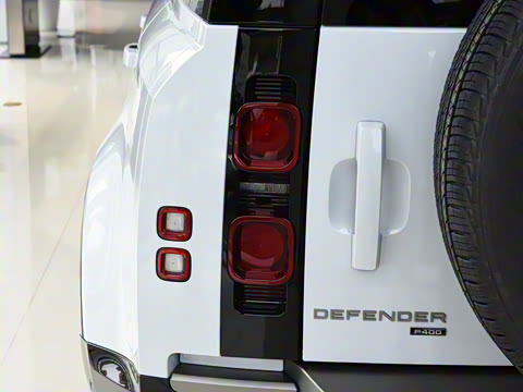 2022�� 110 P400 X-DYNAMIC HSE