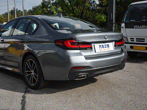 2022�� 525i M�˶���װ