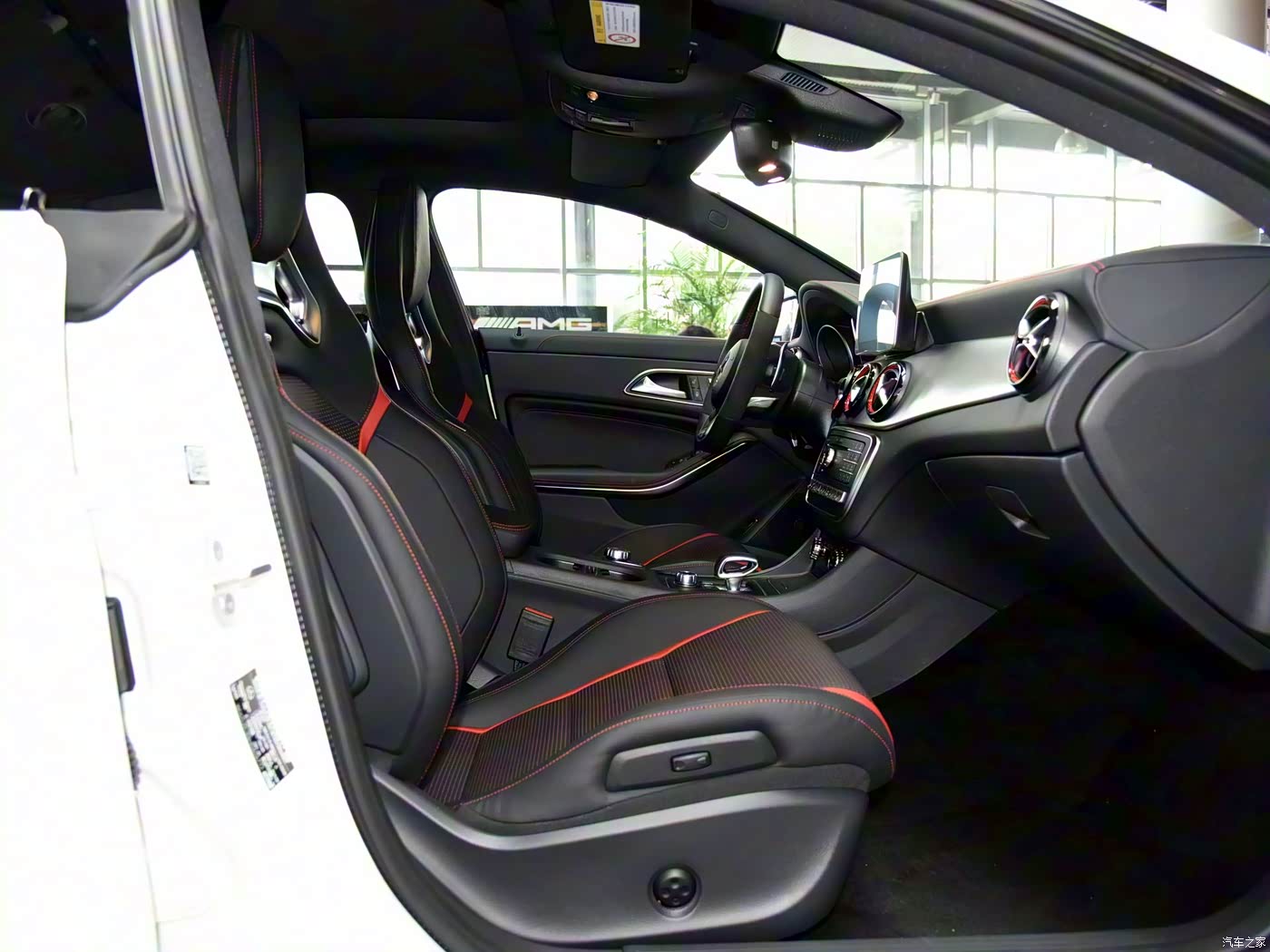 查看高清图分类:中控(34张)座椅(24张)展开全部外观颜色:内饰颜色