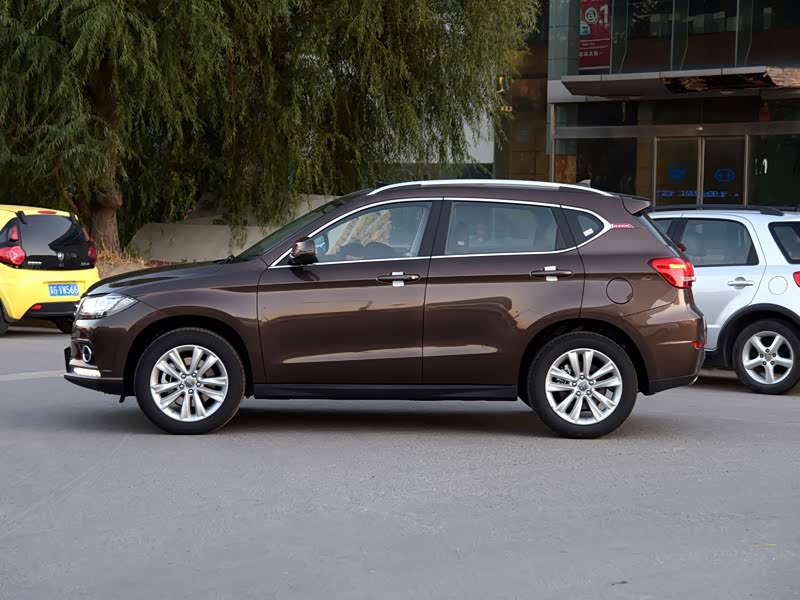 长城汽车 哈弗h2 2016款 1.5t 手动两驱豪华型