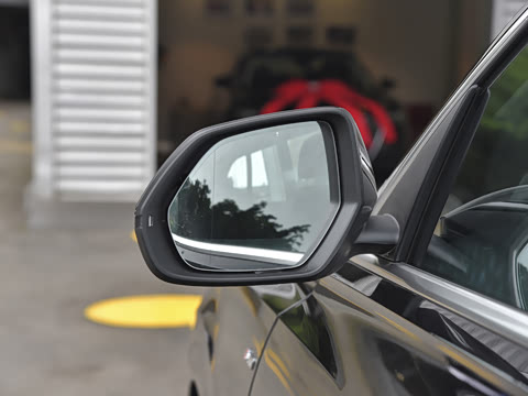 2022�� 55 TFSI ����������