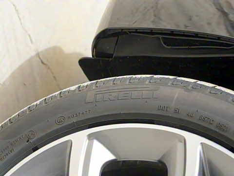 2021�� �Ŀ� E 300 L �˶������