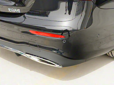 2021�� �Ŀ� E 300 L �˶������