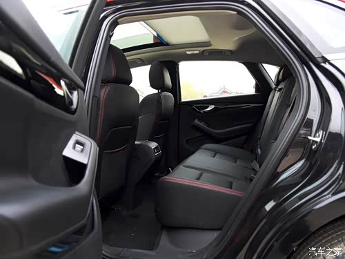 众泰sr7车配置和座驾体验