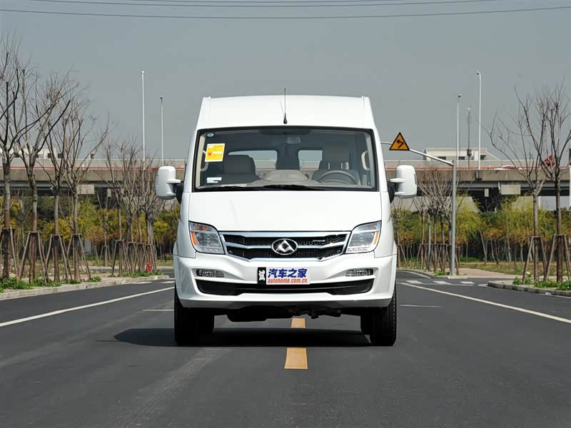 上汽大通 上汽大通v80 2015款 2.5t商旅版短轴中顶