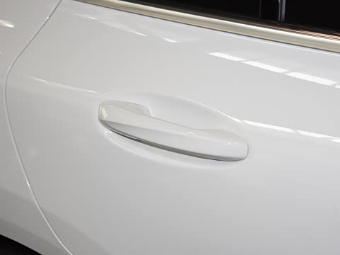 2021�� EQC 350 4MATIC