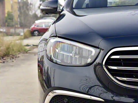 2021�� �Ŀ� E 300 L ʱ����