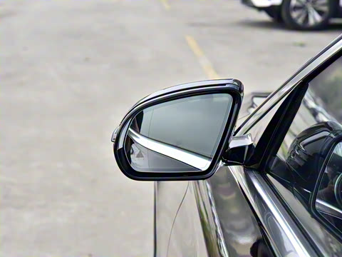 2021�� �Ŀ� E 300 L �˶�ʱ����