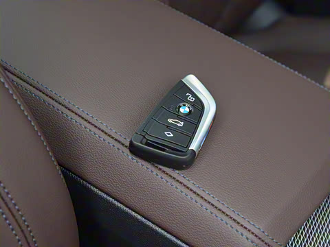 2022�� 330Li xDrive M�˶���ҹ��װ