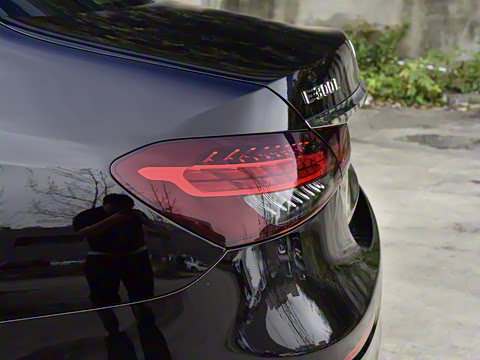 2021�� �Ŀ� E 300 L �˶�ʱ����