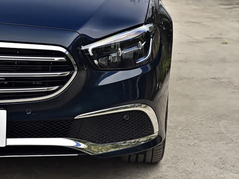 2021�� �Ŀ� E 300 L ʱ����