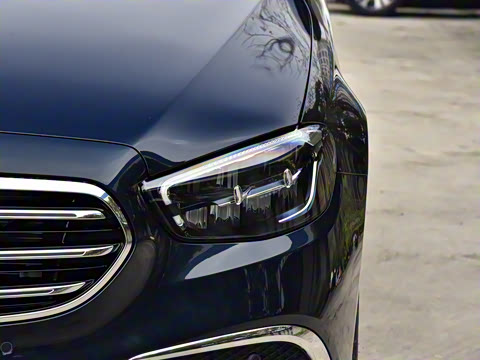 2021�� �Ŀ� E 300 L ʱ����