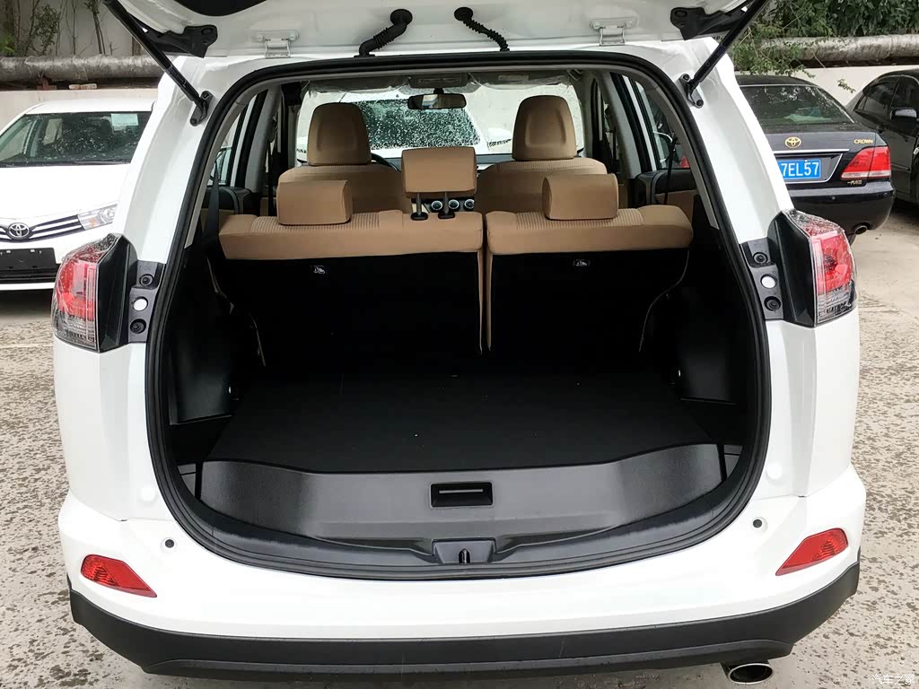 一汽丰田 一汽丰田rav4 2016款 荣放 2.0l cvt两驱都市版