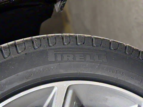 2021�� �Ŀ� E 300 L �˶�ʱ����