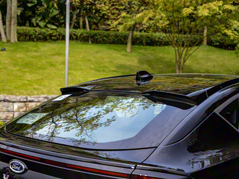 2022�� EcoBoost 245 ST-Line