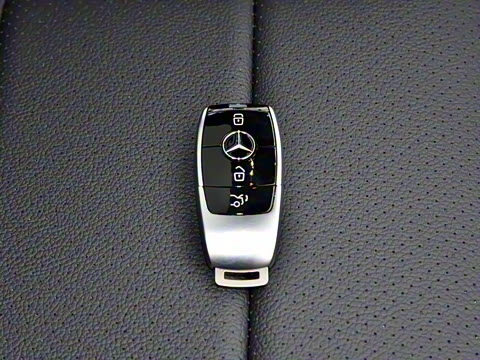 2021�� �Ŀ� E 300 L �˶�ʱ����