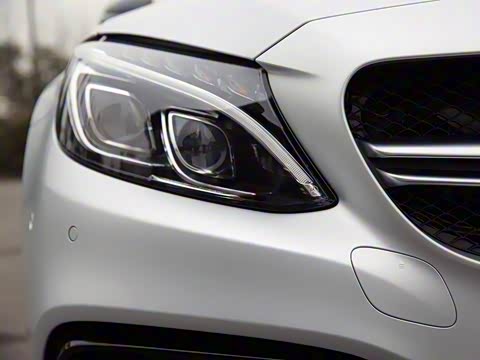 2017�� AMG C 63 S