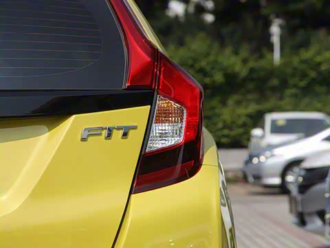 2016�� 1.5L LX �ֶ�������