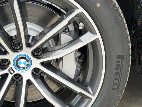 2022�� 535Le M�˶���װ