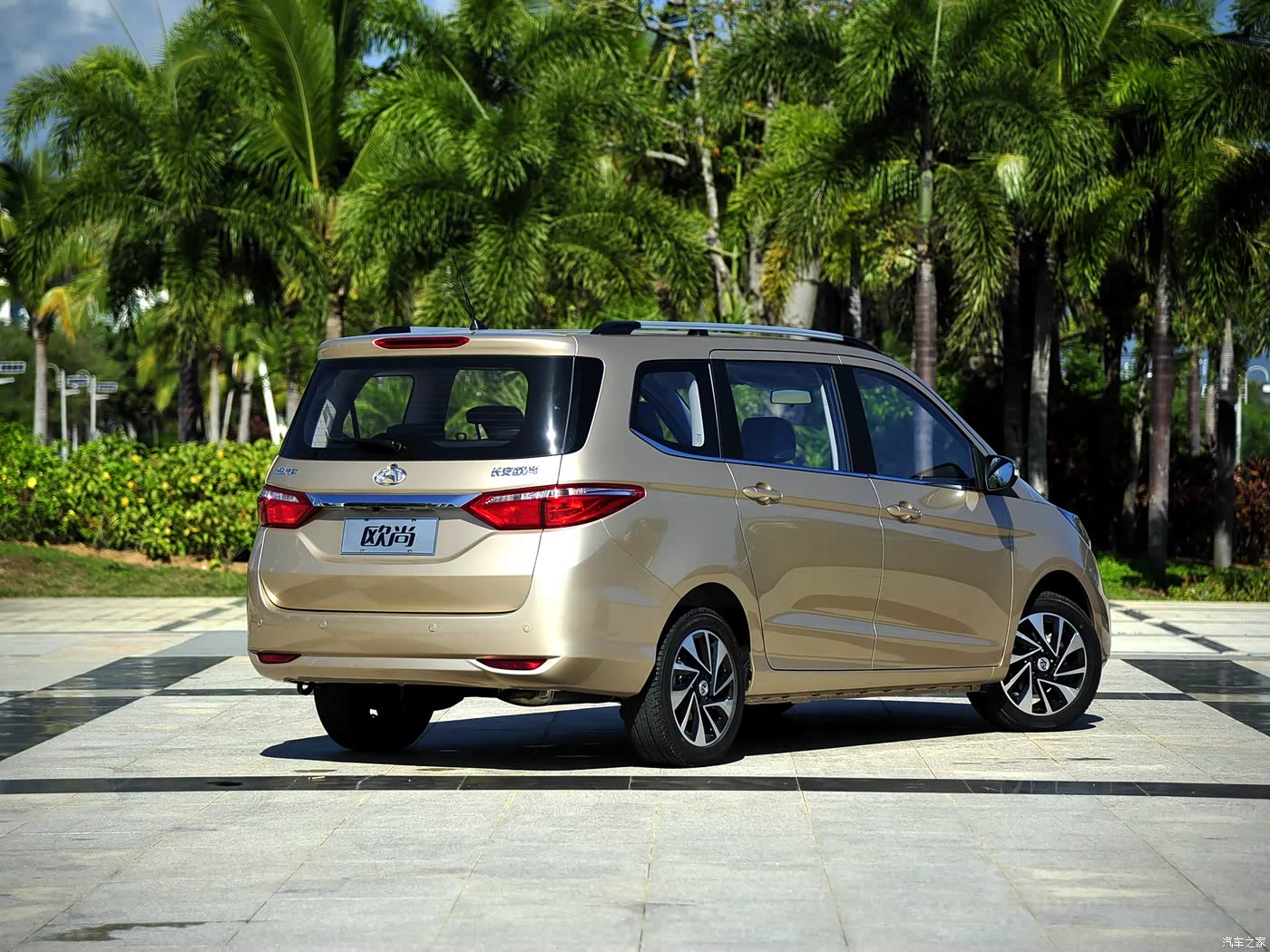 2016款 1.5l 手动豪华型7座