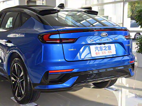 2022�� EcoBoost 245 ST-Line