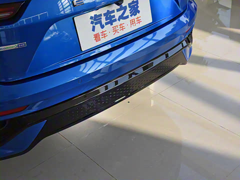 2022�� EcoBoost 245 ST-Line