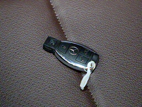 2021�� V 260 L ����������