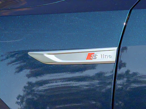 2022�� 55 TFSI quattro S-line ��Զ���׺���װ