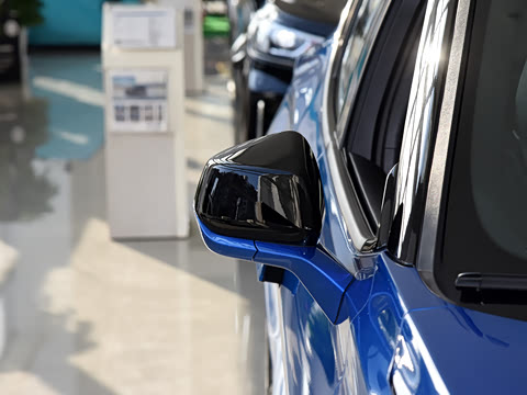 2022�� EcoBoost 245 ST-Line