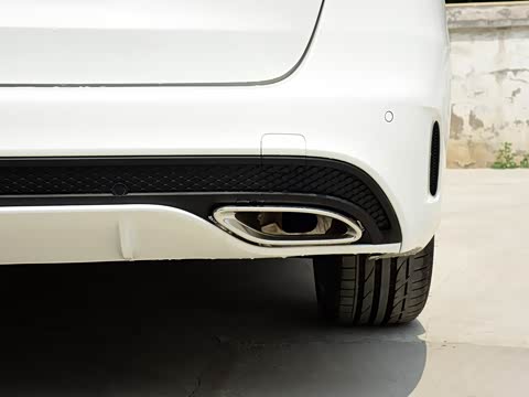 2017�� �Ŀ� C 200 4MATIC ���нγ�