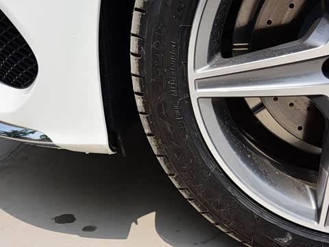 2017�� �Ŀ� C 200 4MATIC ���нγ�